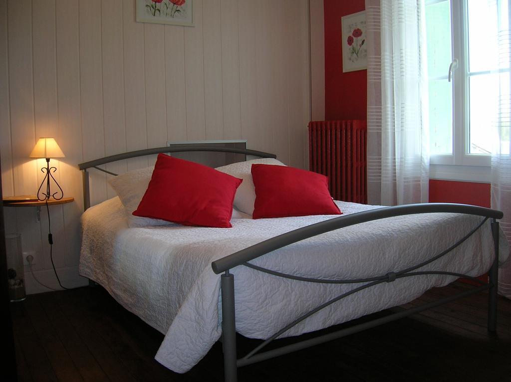 Le Petit Jardin Yoyo Monts Exterior photo