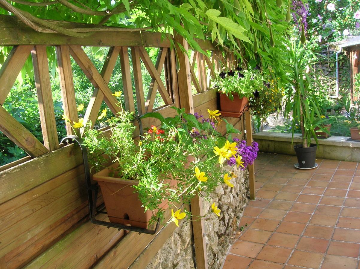 Le Petit Jardin Yoyo Monts Exterior photo