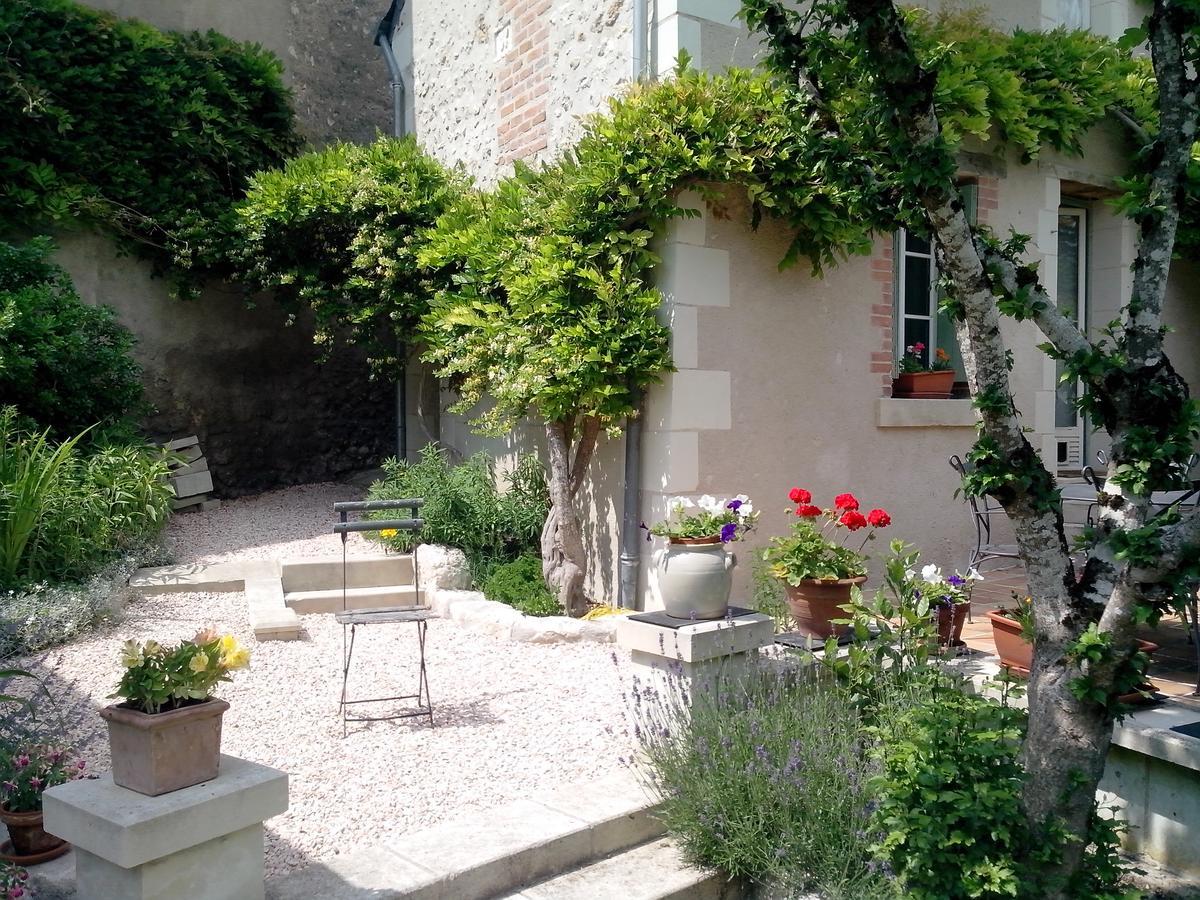 Le Petit Jardin Yoyo Monts Exterior photo