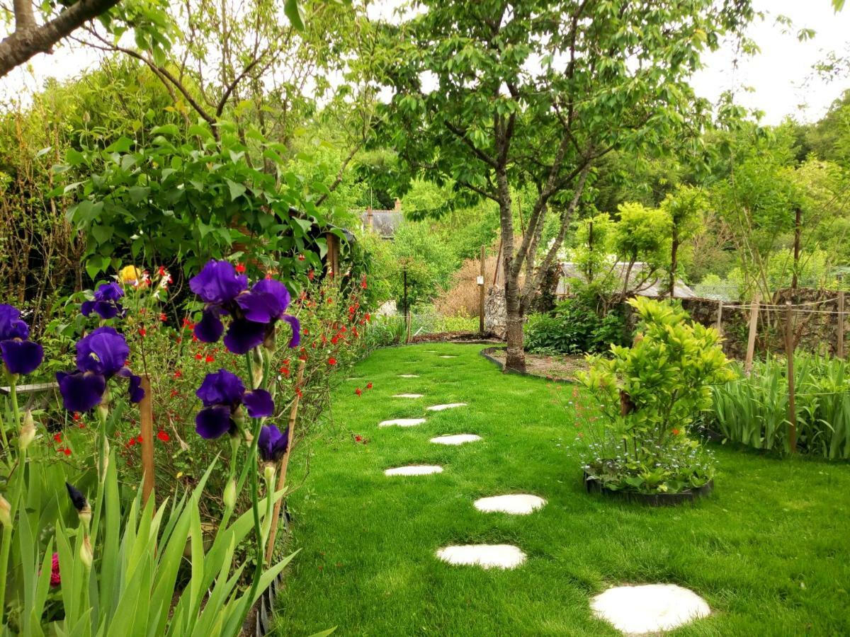 Le Petit Jardin Yoyo Monts Exterior photo