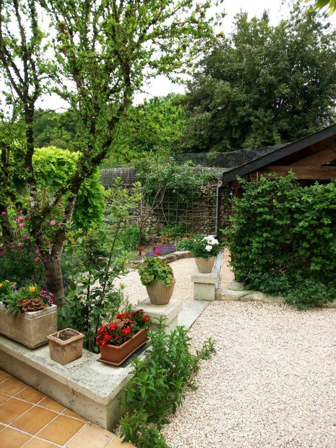 Le Petit Jardin Yoyo Monts Exterior photo
